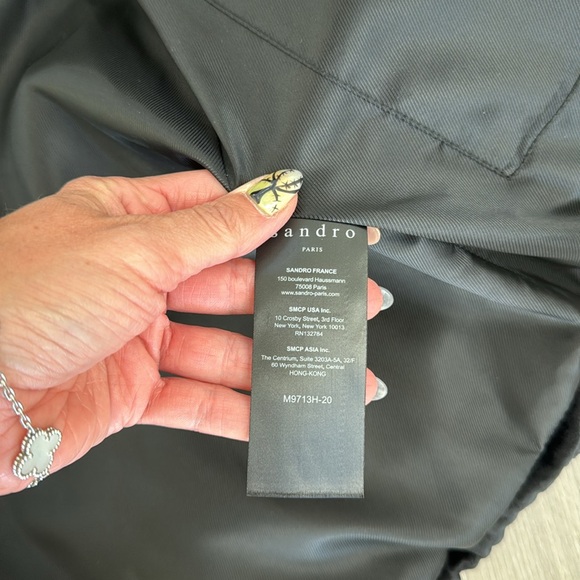 Sandro puffy jacket in black velvet worn 2x and never worn in rain or snow - Picture 7 of 9